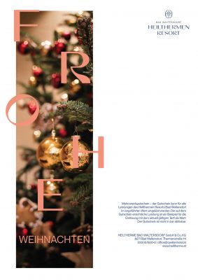 Gutschein mit Bild von Weihnachtsbaumästen mit Weihnachstkugeln