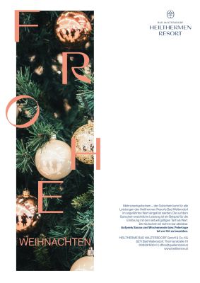 Gutschein mit Bild von Weihnachtsästen und Weihnachtskugeln